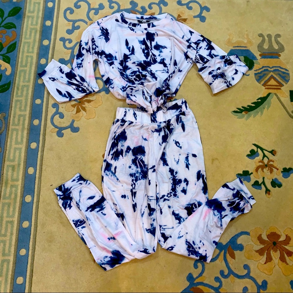 Matching tie dye set
